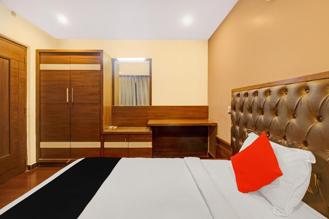Collection O 82357 Hotel Surabhi Pride Trimulgherry Exteriér fotografie