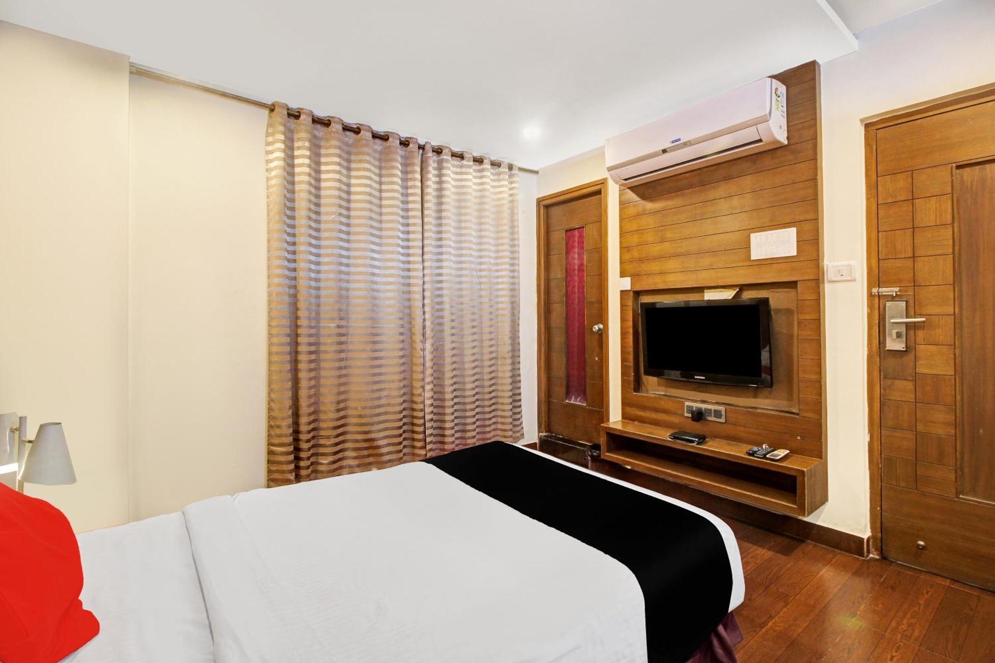 Collection O 82357 Hotel Surabhi Pride Trimulgherry Exteriér fotografie